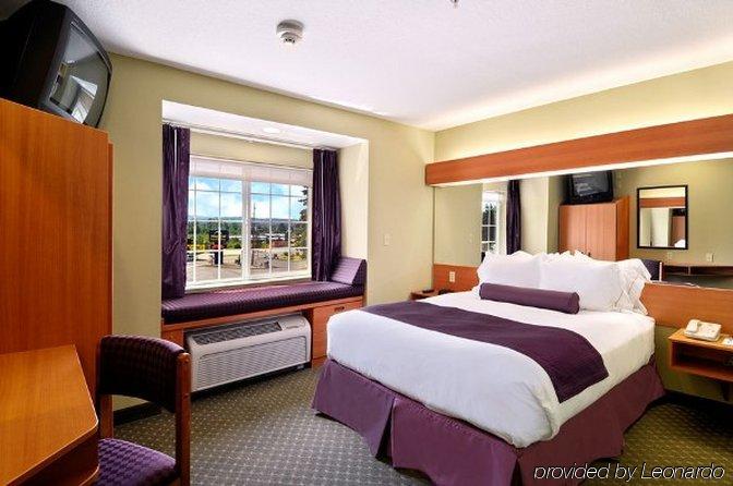 Stay Beyond Inn & Suites Elma Room photo