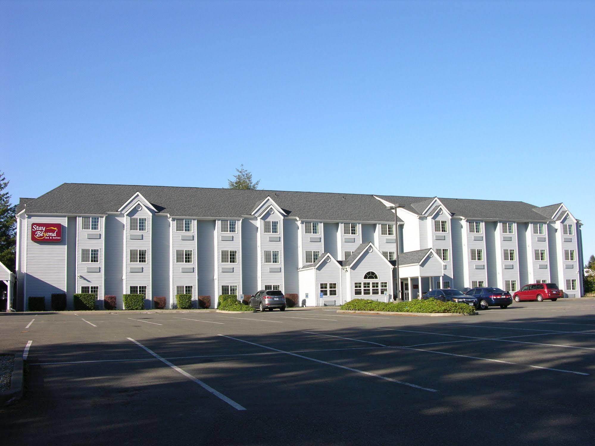 Stay Beyond Inn & Suites Elma Exterior photo